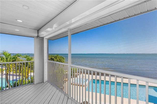 2096 Macadamia ST, St. James City, FL 33956