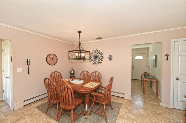 61 Newton Boulevard, Ronkonkoma, NY 11779