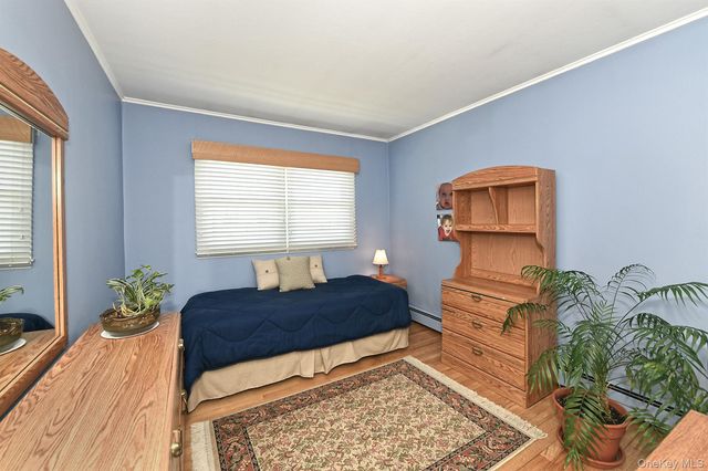 61 Newton Boulevard, Ronkonkoma, NY 11779