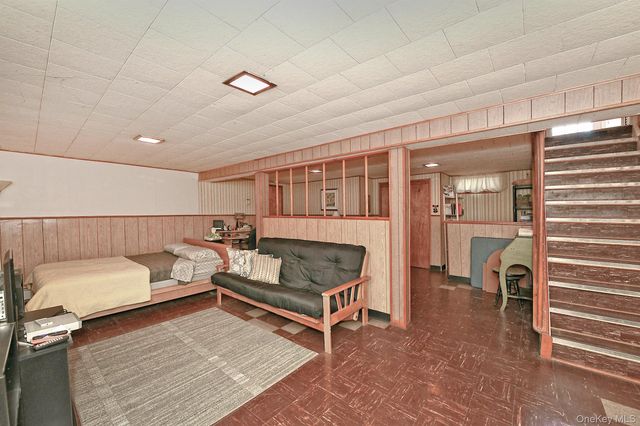 61 Newton Boulevard, Ronkonkoma, NY 11779