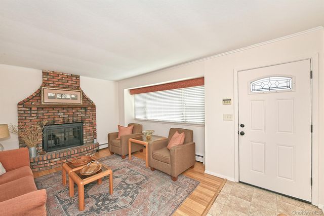 61 Newton Boulevard, Ronkonkoma, NY 11779