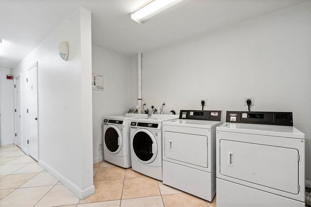 2881 NE 32ND Street 220, Fort Lauderdale, FL 33306