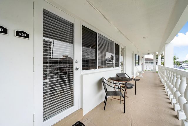 2881 NE 32ND Street 220, Fort Lauderdale, FL 33306