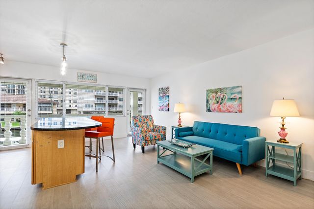 2881 NE 32ND Street 220, Fort Lauderdale, FL 33306