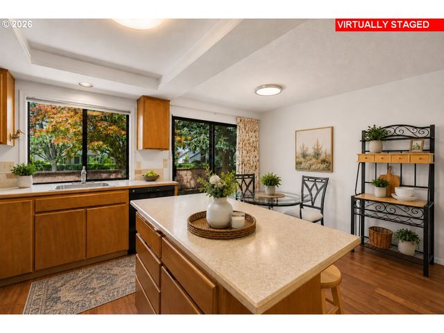15503 Ne SUMMERPLACE Dr, Portland, OR 97230