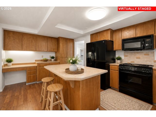 15503 Ne SUMMERPLACE Dr, Portland, OR 97230