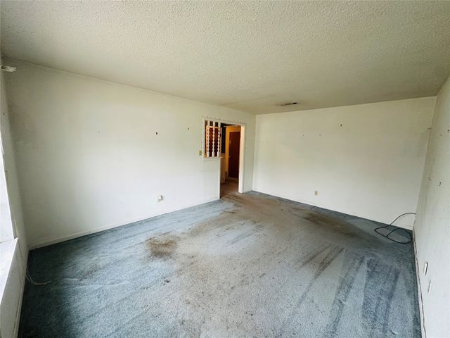 1138 Usher Street, Benbrook, TX 76126