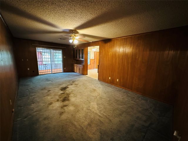 1138 Usher Street, Benbrook, TX 76126