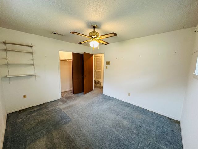 1138 Usher Street, Benbrook, TX 76126