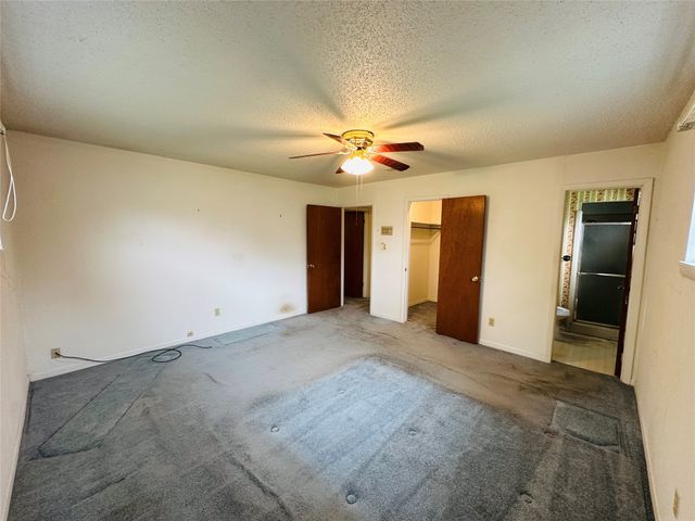 1138 Usher Street, Benbrook, TX 76126