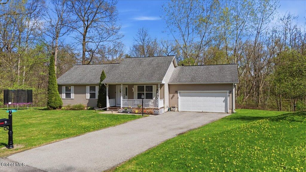 4 Mockingbird Lane, Moreau, NY 12828