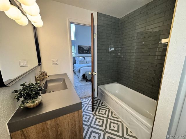 8644 W 66th Circle, Arvada, CO 80004