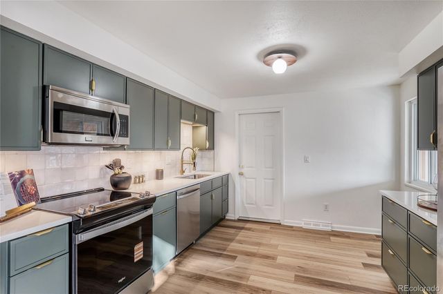 8644 W 66th Circle, Arvada, CO 80004