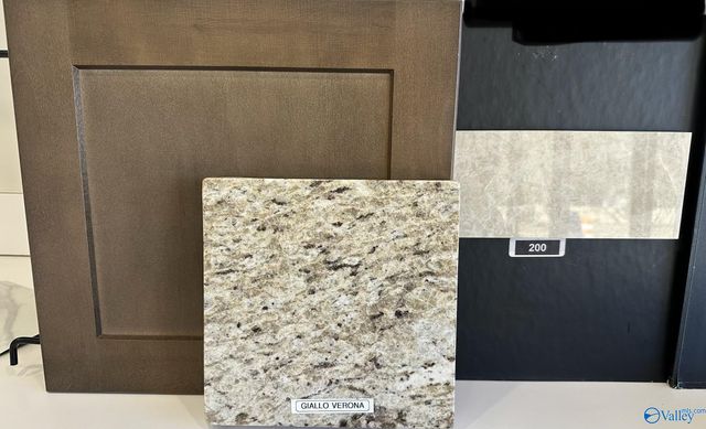 7211 Fox Glen Circle SE, Owens Cross Roads, AL 35763