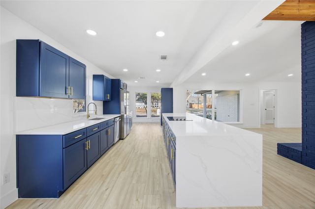 19118 Windmill Lane, Dallas, TX 75252