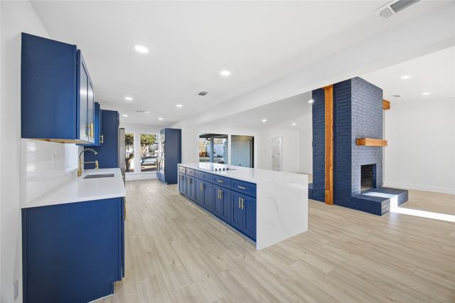 19118 Windmill Lane, Dallas, TX 75252