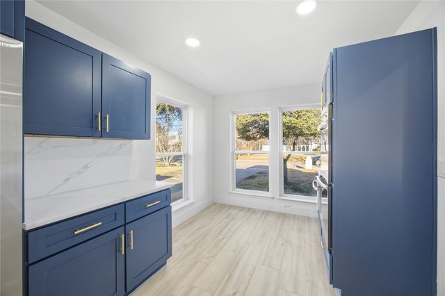 19118 Windmill Lane, Dallas, TX 75252