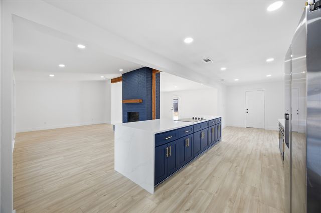 19118 Windmill Lane, Dallas, TX 75252