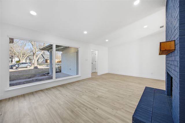 19118 Windmill Lane, Dallas, TX 75252