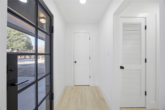 19118 Windmill Lane, Dallas, TX 75252