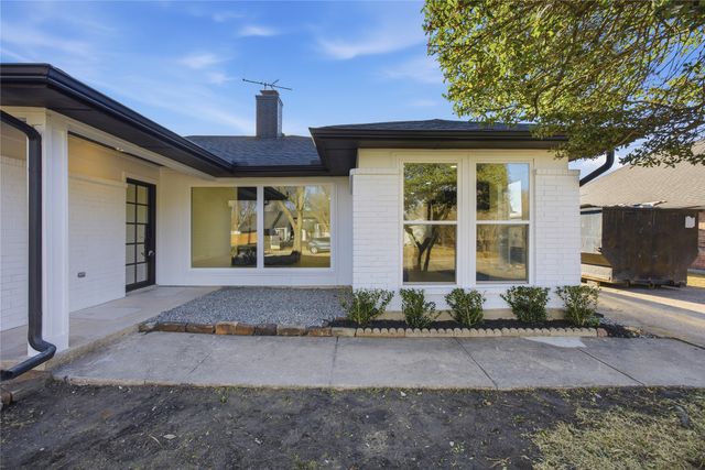 19118 Windmill Lane, Dallas, TX 75252