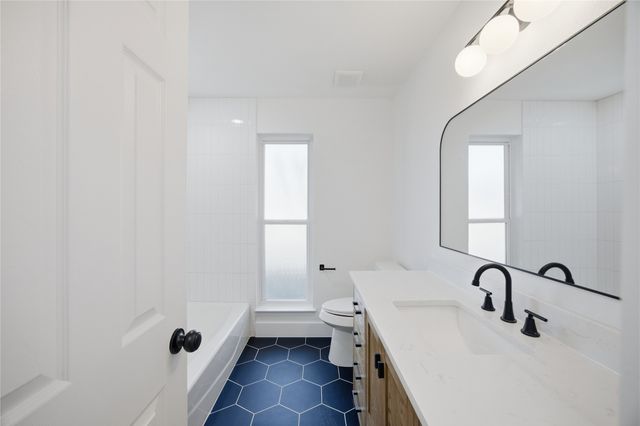 19118 Windmill Lane, Dallas, TX 75252