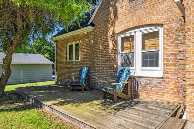 5835 S 92nd STREET, Hales Corners, WI 53130