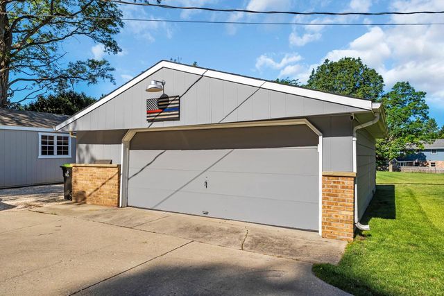 5835 S 92nd STREET, Hales Corners, WI 53130