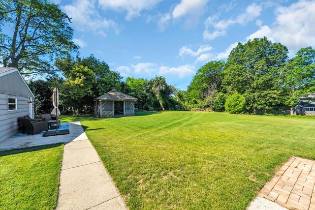 5835 S 92nd STREET, Hales Corners, WI 53130