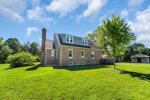 5835 S 92nd STREET, Hales Corners, WI 53130