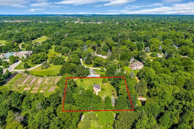 5835 S 92nd STREET, Hales Corners, WI 53130