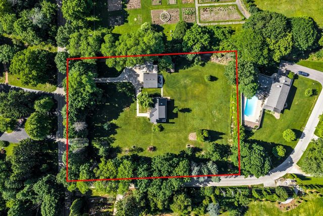 5835 S 92nd STREET, Hales Corners, WI 53130