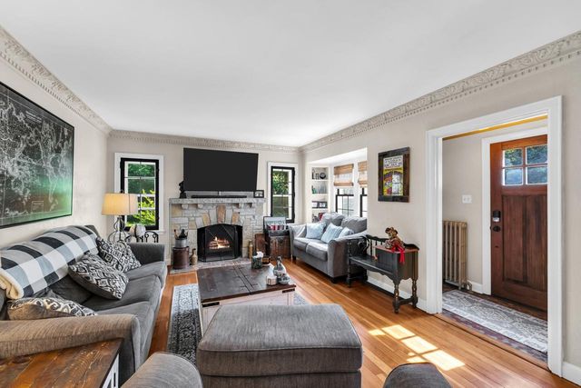 5835 S 92nd STREET, Hales Corners, WI 53130