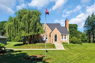 5835 S 92nd STREET, Hales Corners, WI 53130