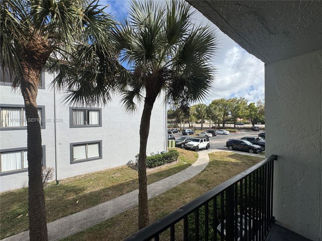 9122 W Atlantic Blvd 722, Coral Springs, FL 33071