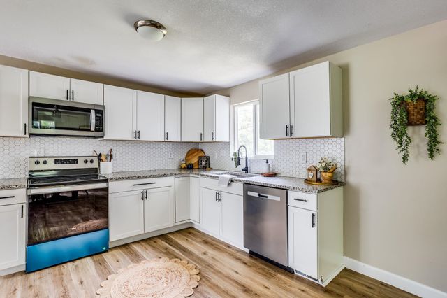 1131 N Gow St, Wichita, KS 67203