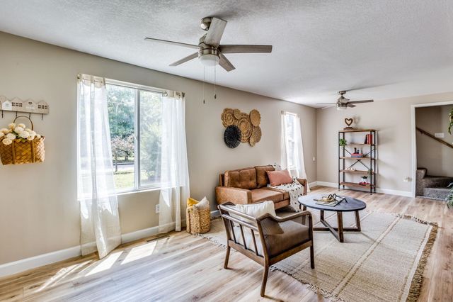 1131 N Gow St, Wichita, KS 67203