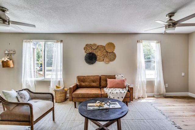 1131 N Gow St, Wichita, KS 67203