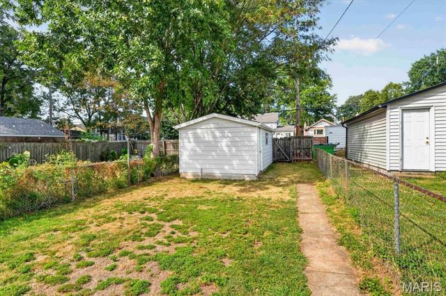 6409 Marquette Avenue, St Louis, MO 63139