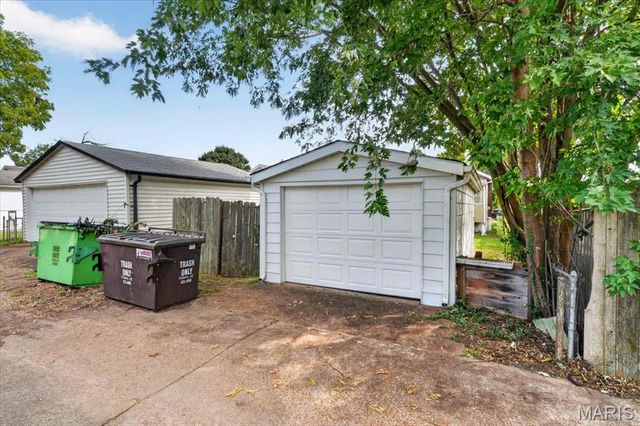 6409 Marquette Avenue, St Louis, MO 63139