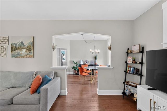 6409 Marquette Avenue, St Louis, MO 63139