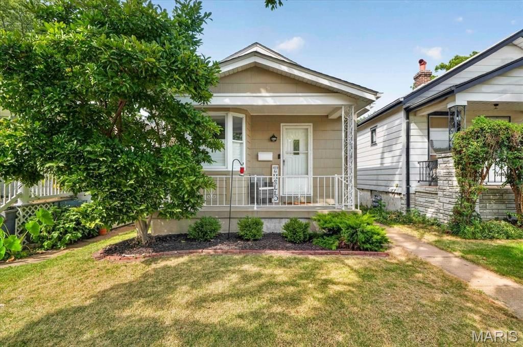 6409 Marquette Avenue, St Louis, MO 63139