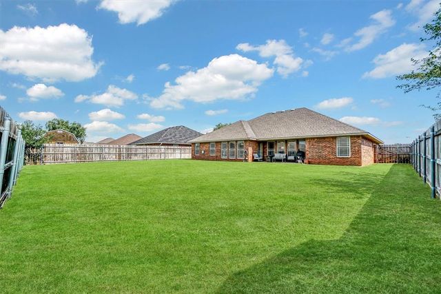 1809 Foxtail Circle, Altus, OK 73521