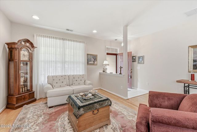 39 Newport Street, Barnegat, NJ 08005