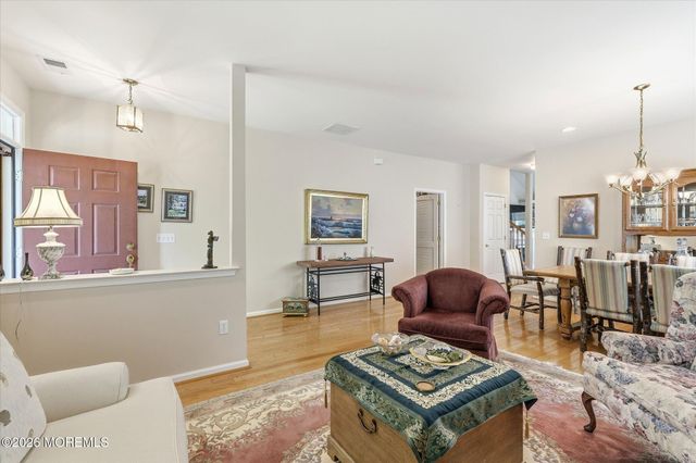 39 Newport Street, Barnegat, NJ 08005