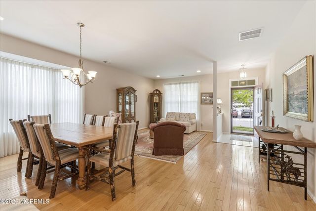 39 Newport Street, Barnegat, NJ 08005