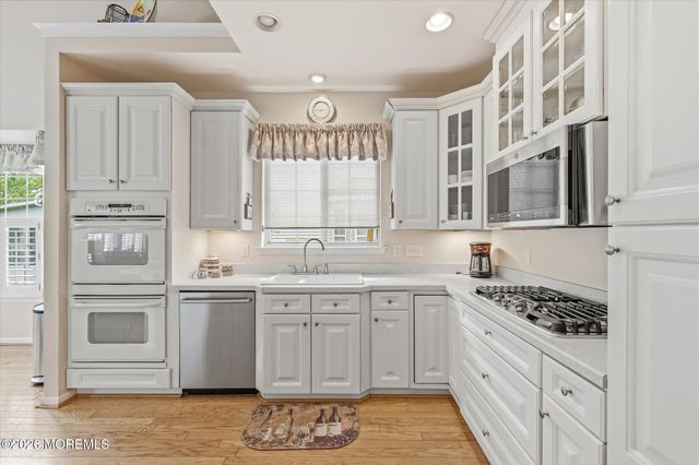 39 Newport Street, Barnegat, NJ 08005