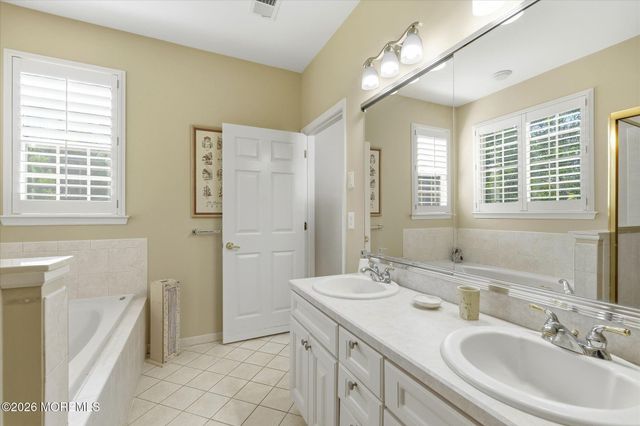 39 Newport Street, Barnegat, NJ 08005