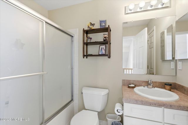 39 Newport Street, Barnegat, NJ 08005