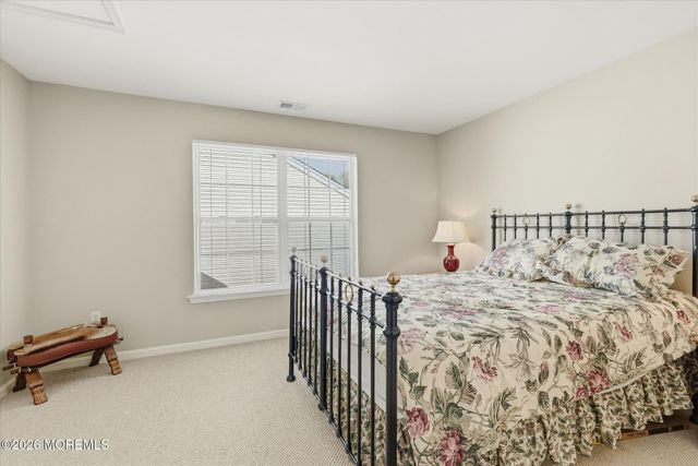 39 Newport Street, Barnegat, NJ 08005